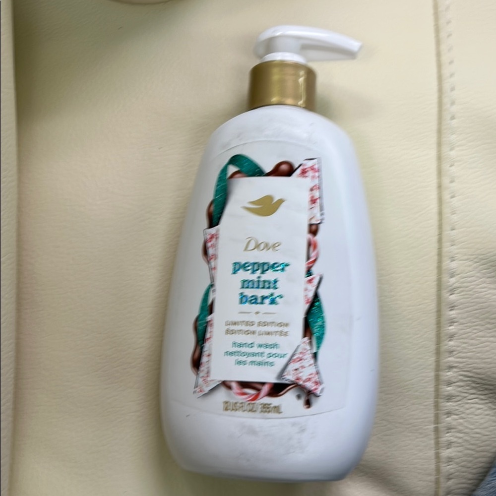 Dove Hand Soap with Pump Dispenser